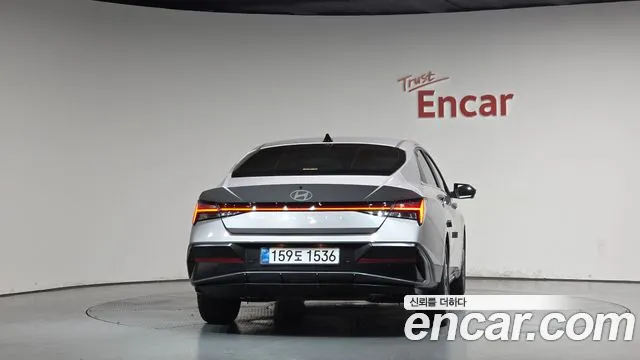 Hyundai Elantra Hybrid, фото 16