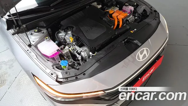 Hyundai Elantra Hybrid, фото 17