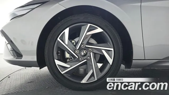 Hyundai Elantra Hybrid, фото 20