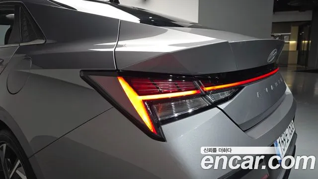 Hyundai Elantra Hybrid, фото 27