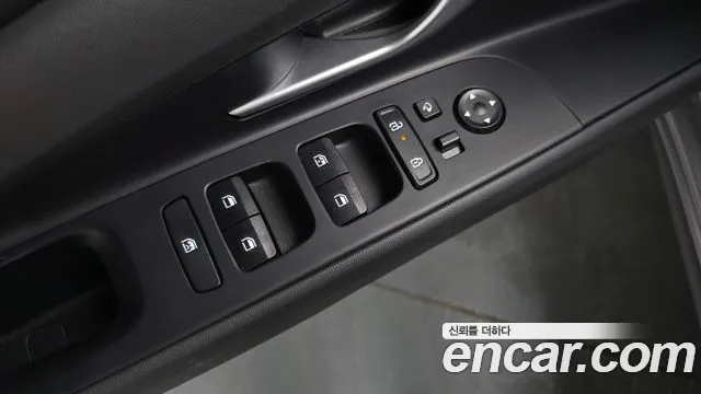 Hyundai Elantra Hybrid, фото 9