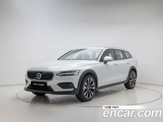 Volvo V60 Cross Country, фото 22