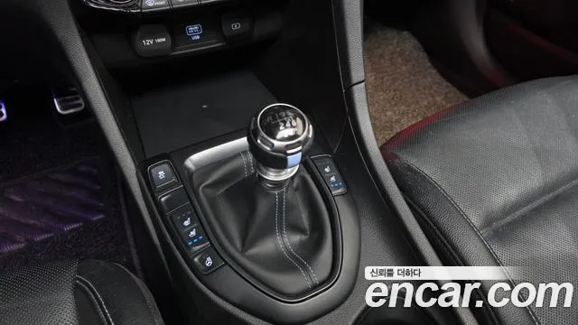 Hyundai Veloster, фото 12