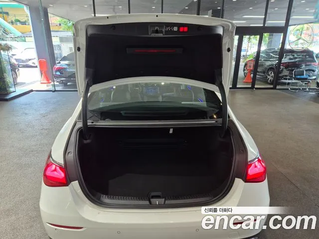Mercedes-Benz E-Class W214, фото 21