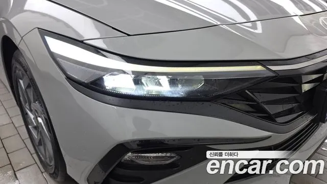 Hyundai Elantra Hybrid, фото 23