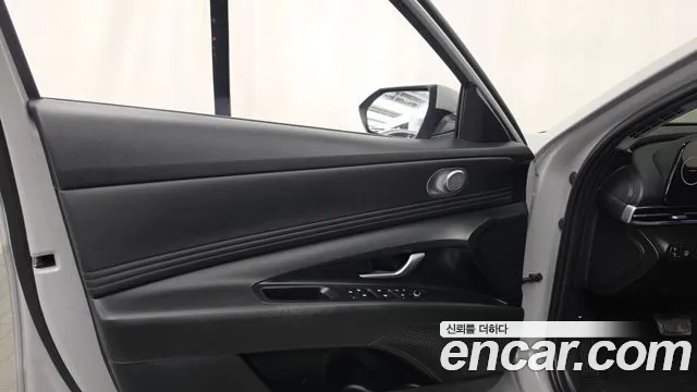Hyundai Elantra Hybrid, фото 28