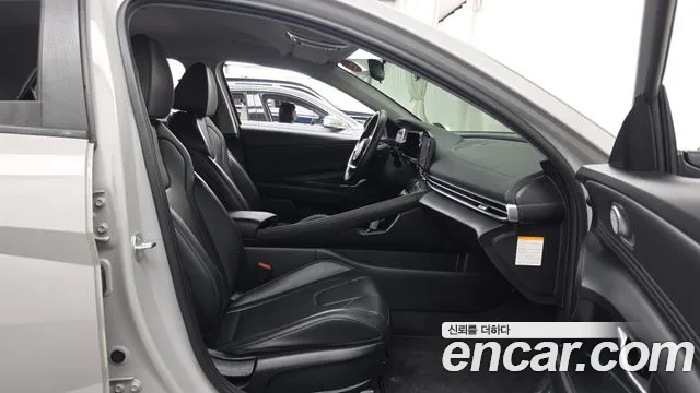 Hyundai Elantra Hybrid, фото 8