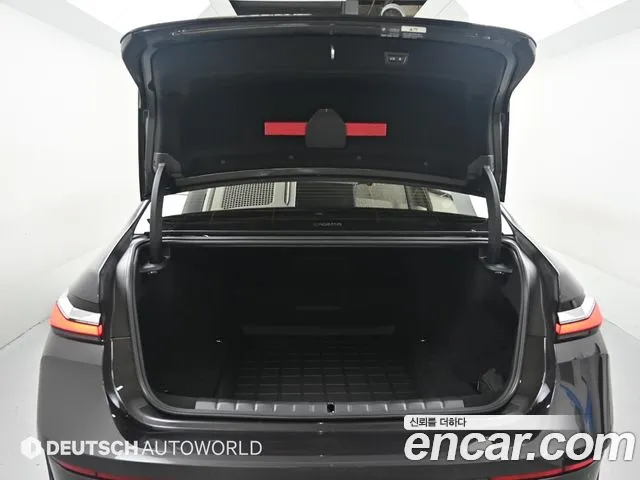 BMW 7 Series (G70), фото 22