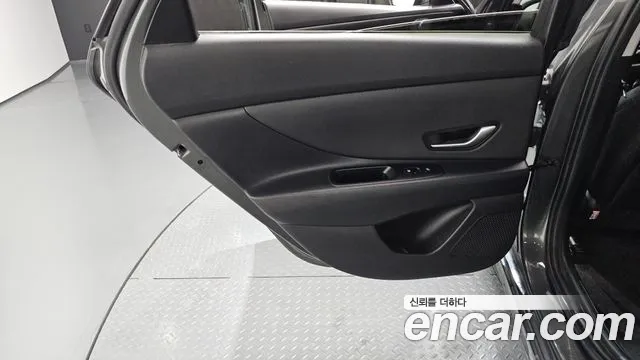 Hyundai Elantra Hybrid, фото 32