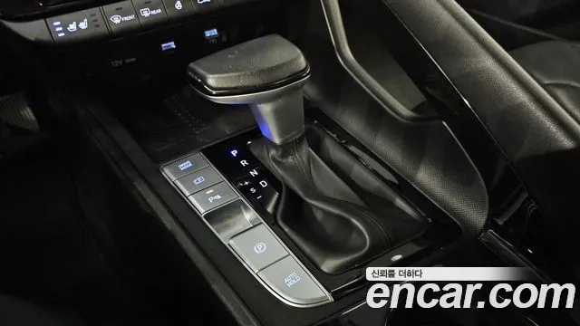 Hyundai Elantra Hybrid, фото 9