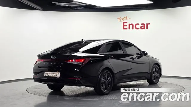 Hyundai Elantra Hybrid, фото 1