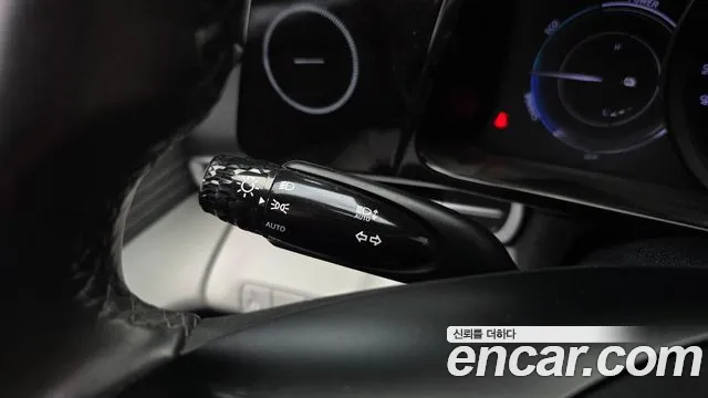 Hyundai Elantra Hybrid, фото 12