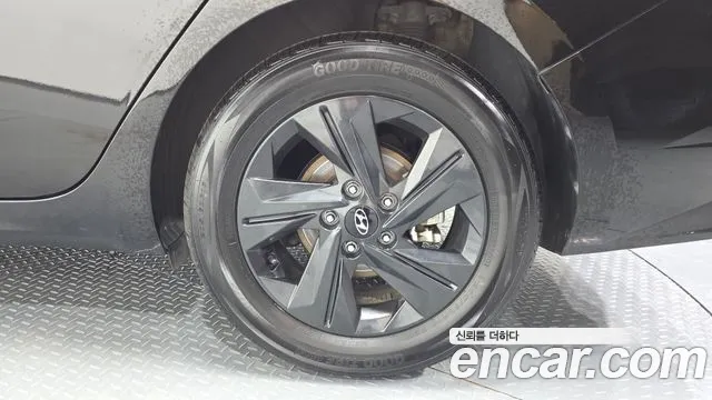 Hyundai Elantra Hybrid, фото 6