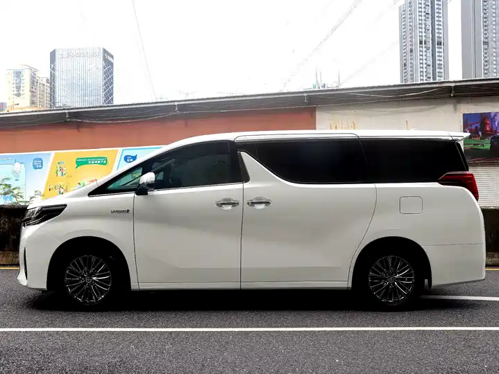 Toyota Alphard, фото 8