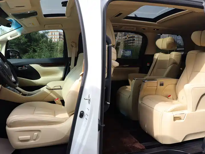 Toyota Alphard, фото 17
