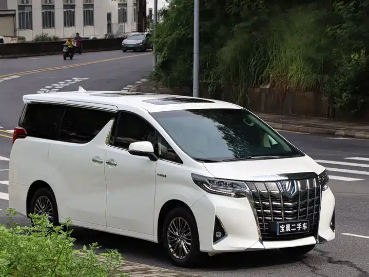 Toyota Alphard, фото 4