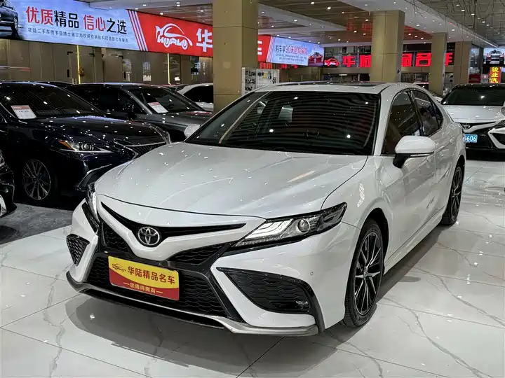 Toyota Camry, фото 2