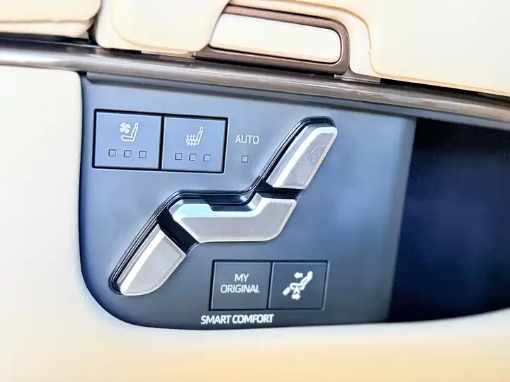 Toyota Alphard, фото 24
