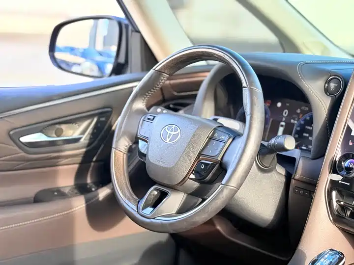 Toyota Alphard, фото 11