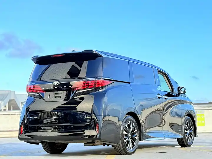 Toyota Alphard, фото 12