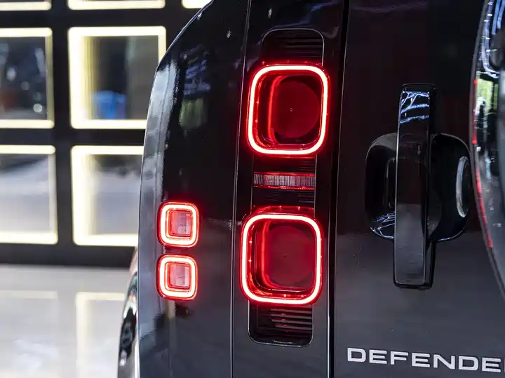 Land Rover Defender, фото 13