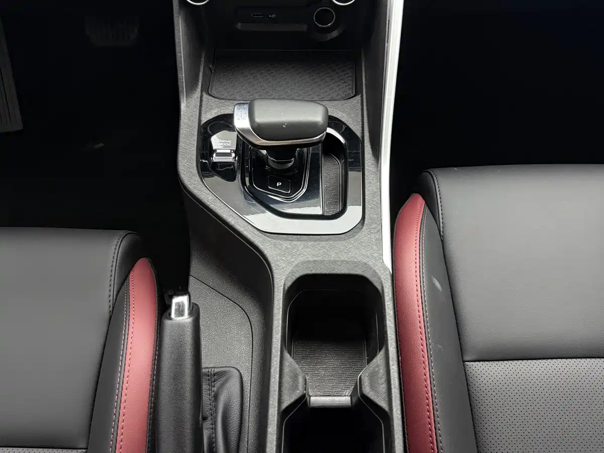 Geely Binyue, фото 13