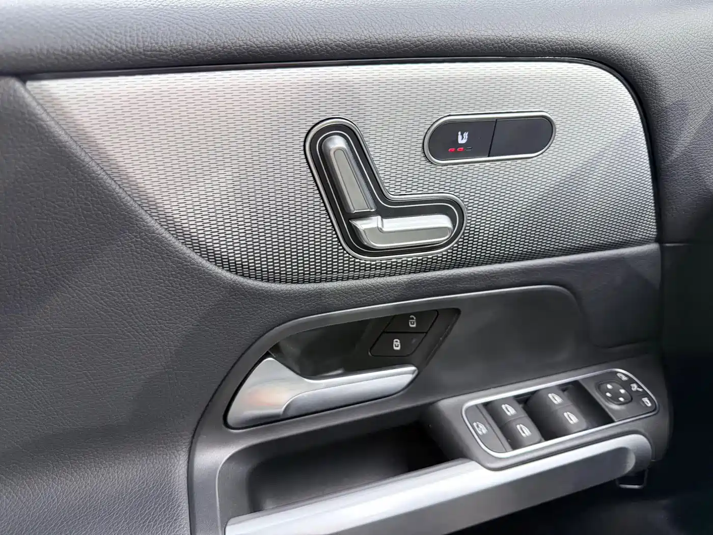 Mercedes-Benz GLB, фото 13