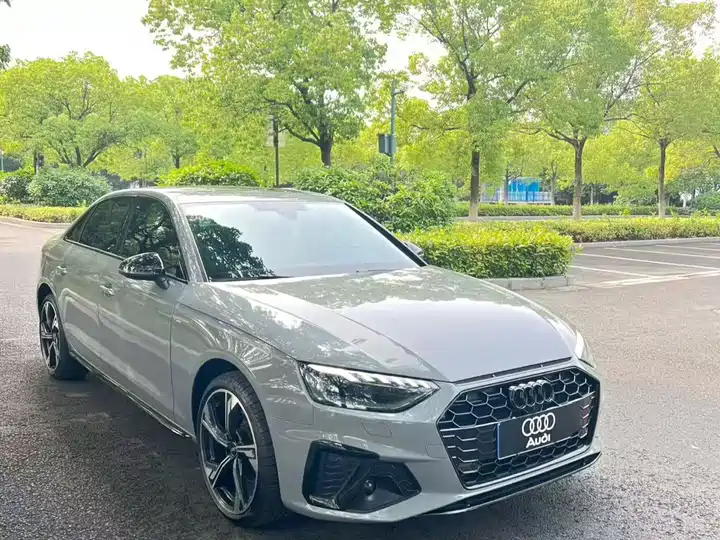 Audi A4L, фото 1