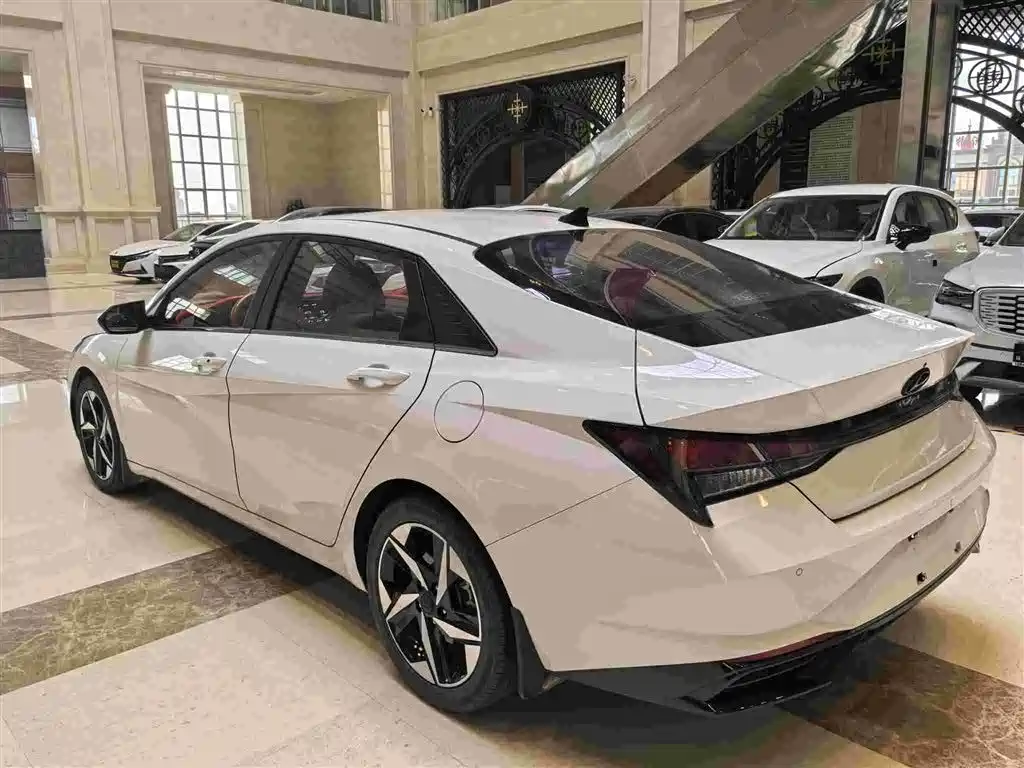 Hyundai Elantra, фото 3