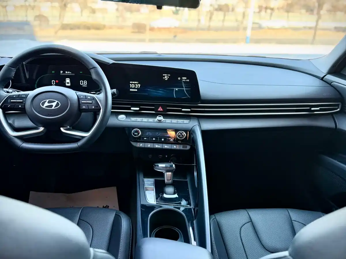 Hyundai Elantra, фото 11
