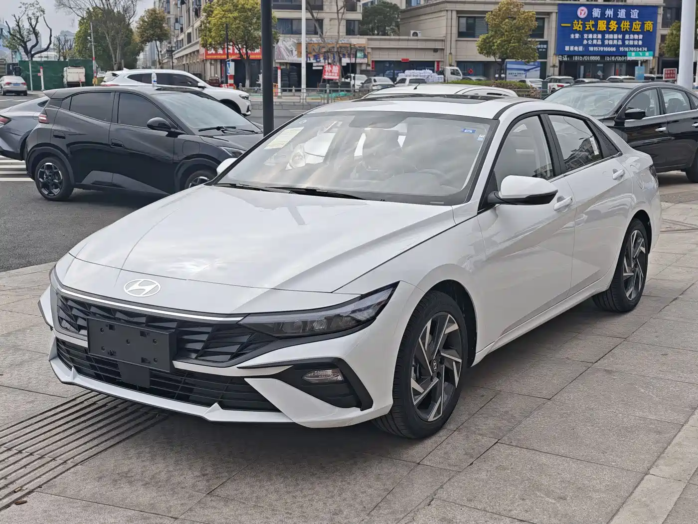Hyundai Elantra, фото 1