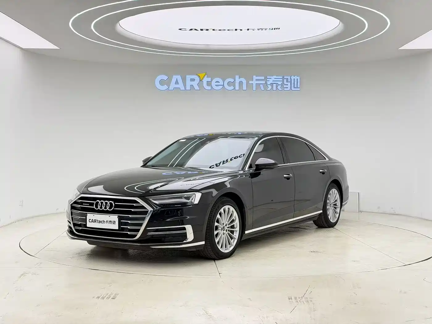 Audi A8, фото 1