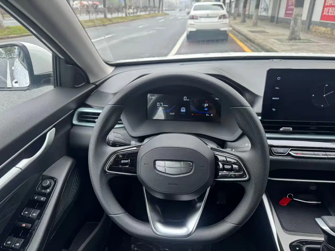 Geely Emgrand, фото 6