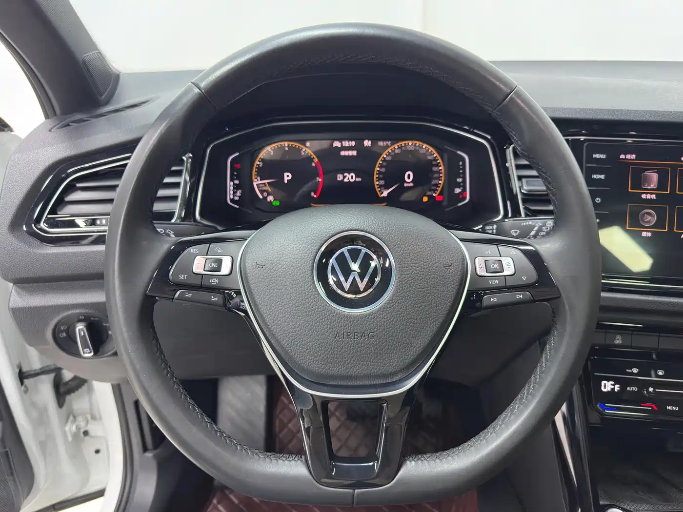 Volkswagen T-ROC, фото 9