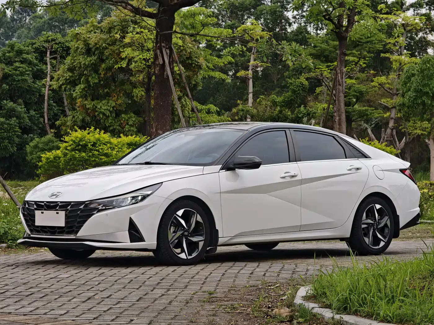 Hyundai Elantra, фото 1