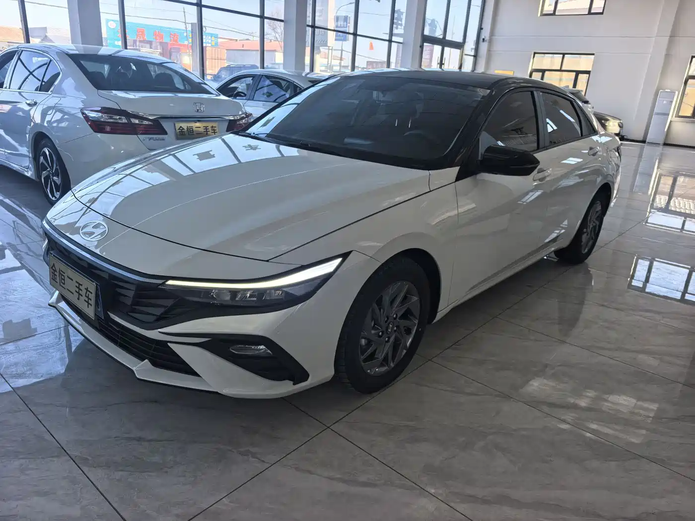 Hyundai Elantra, фото 1