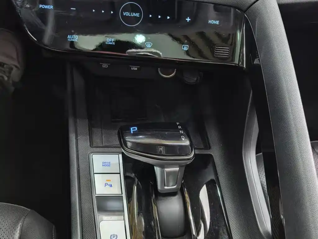 Hyundai Elantra, фото 3