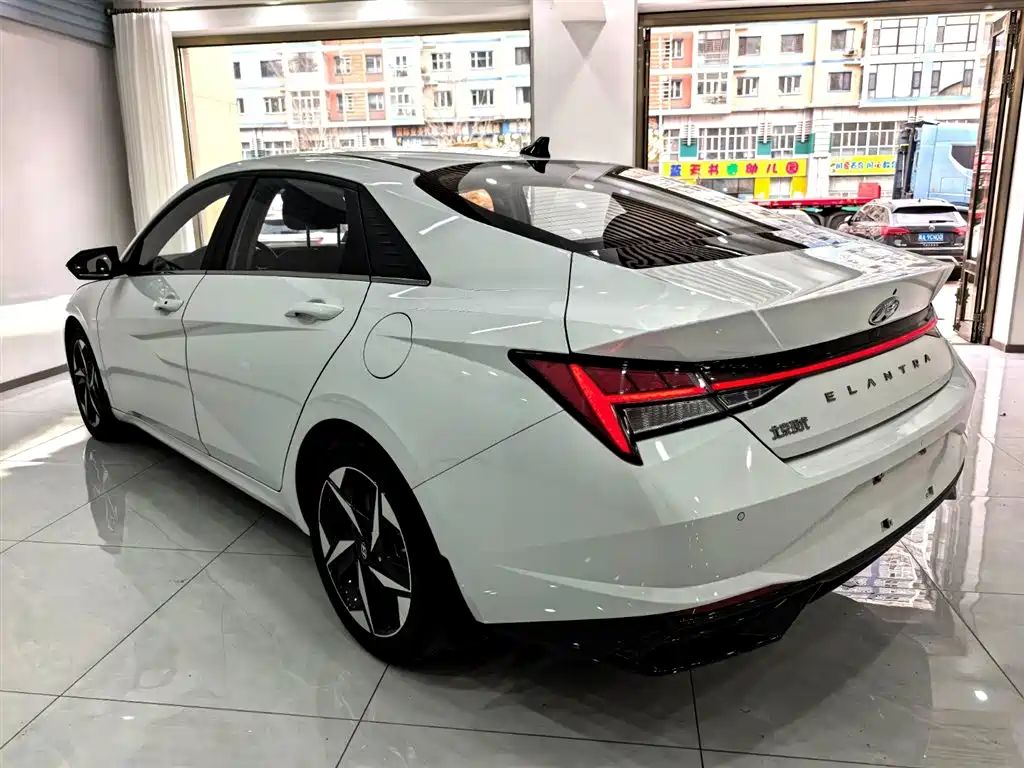 Hyundai Elantra, фото 17