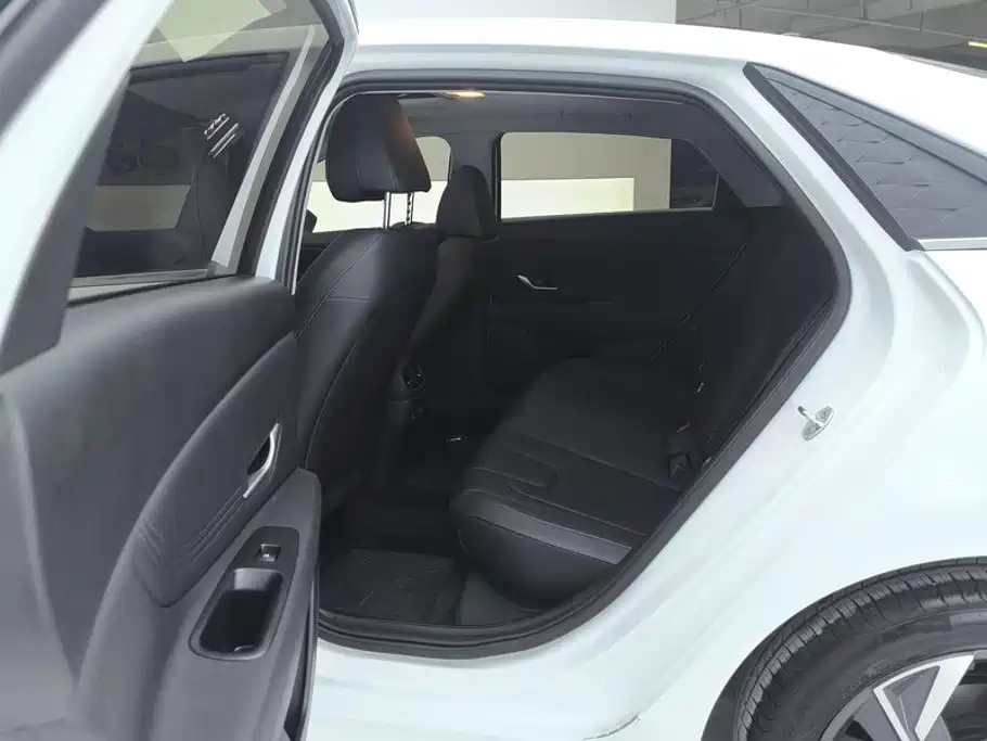 Hyundai Elantra, фото 3