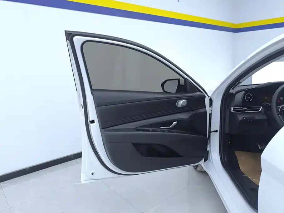 Hyundai Elantra, фото 13