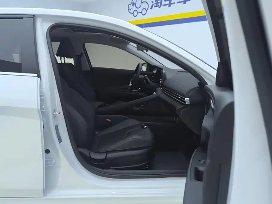 Hyundai Elantra, фото 14