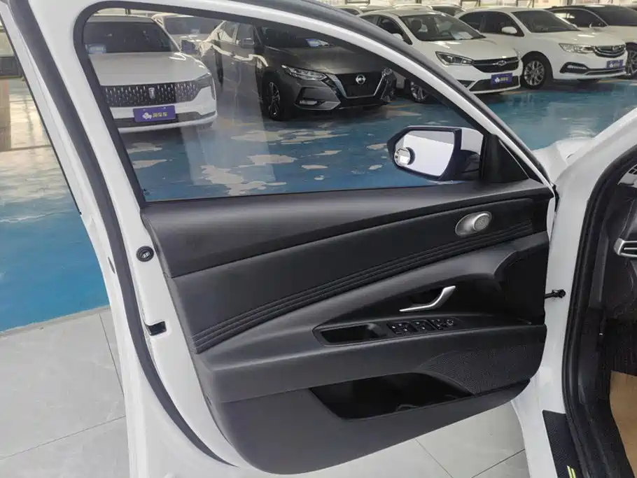 Hyundai Elantra, фото 13