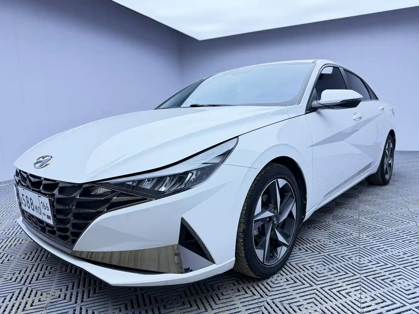 Hyundai Elantra, фото 1