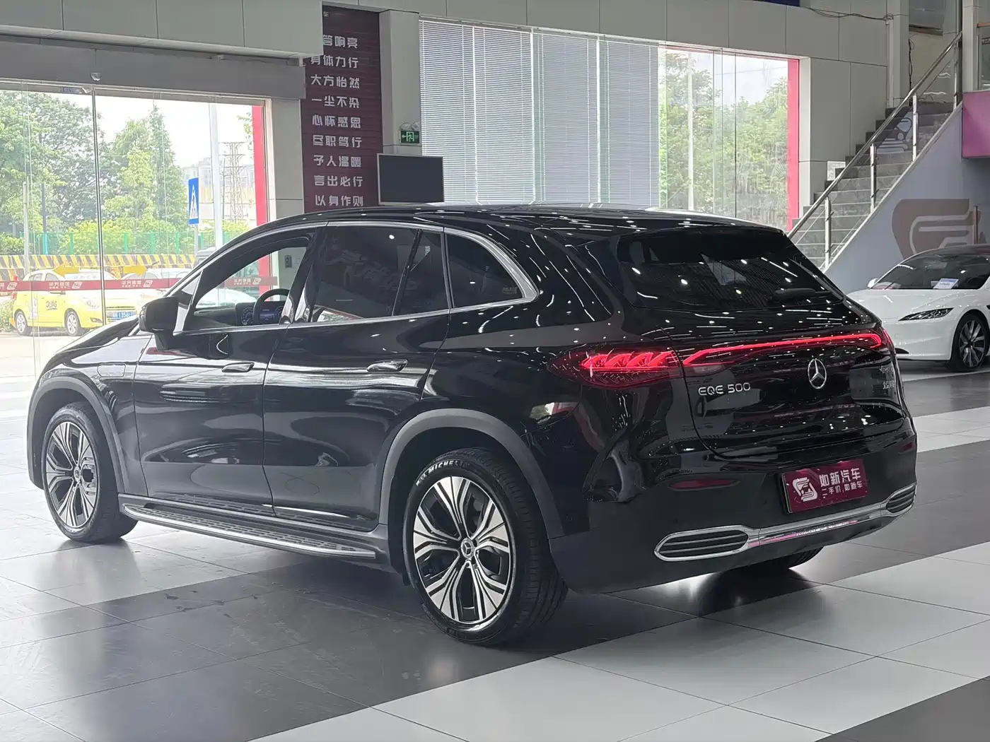 Mercedes-Benz EQE SUV, фото 4