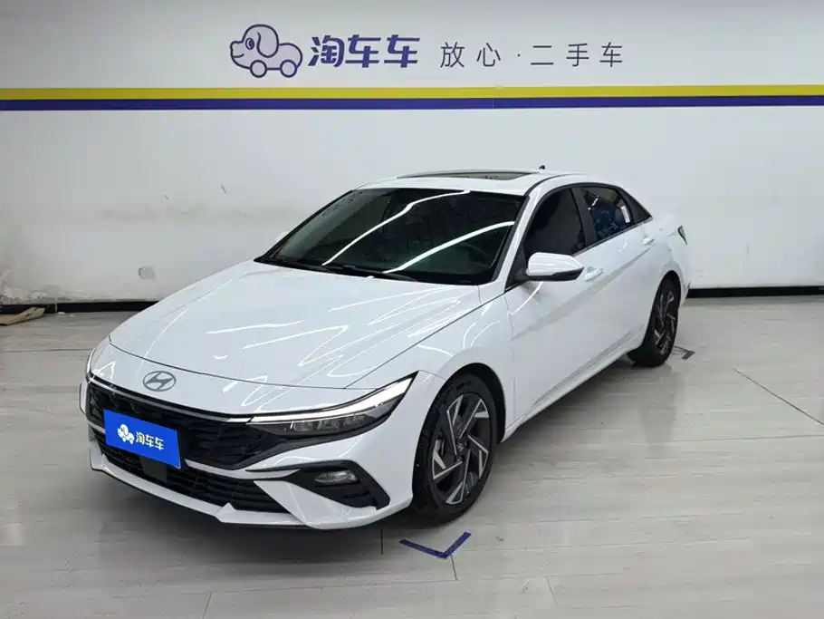 Hyundai Elantra, фото 1