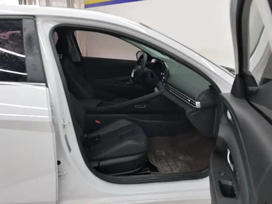 Hyundai Elantra, фото 14