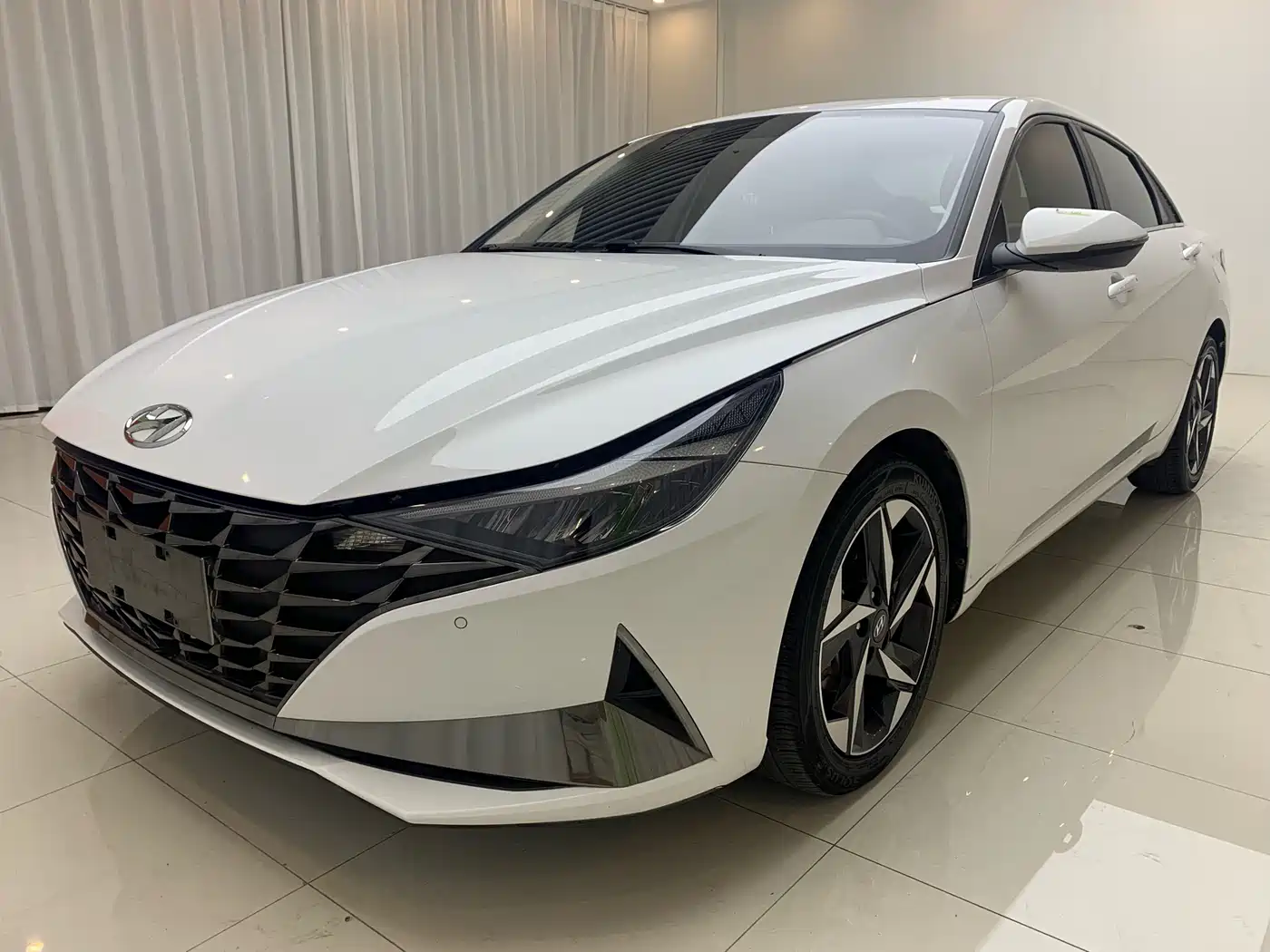 Hyundai Elantra, фото 1
