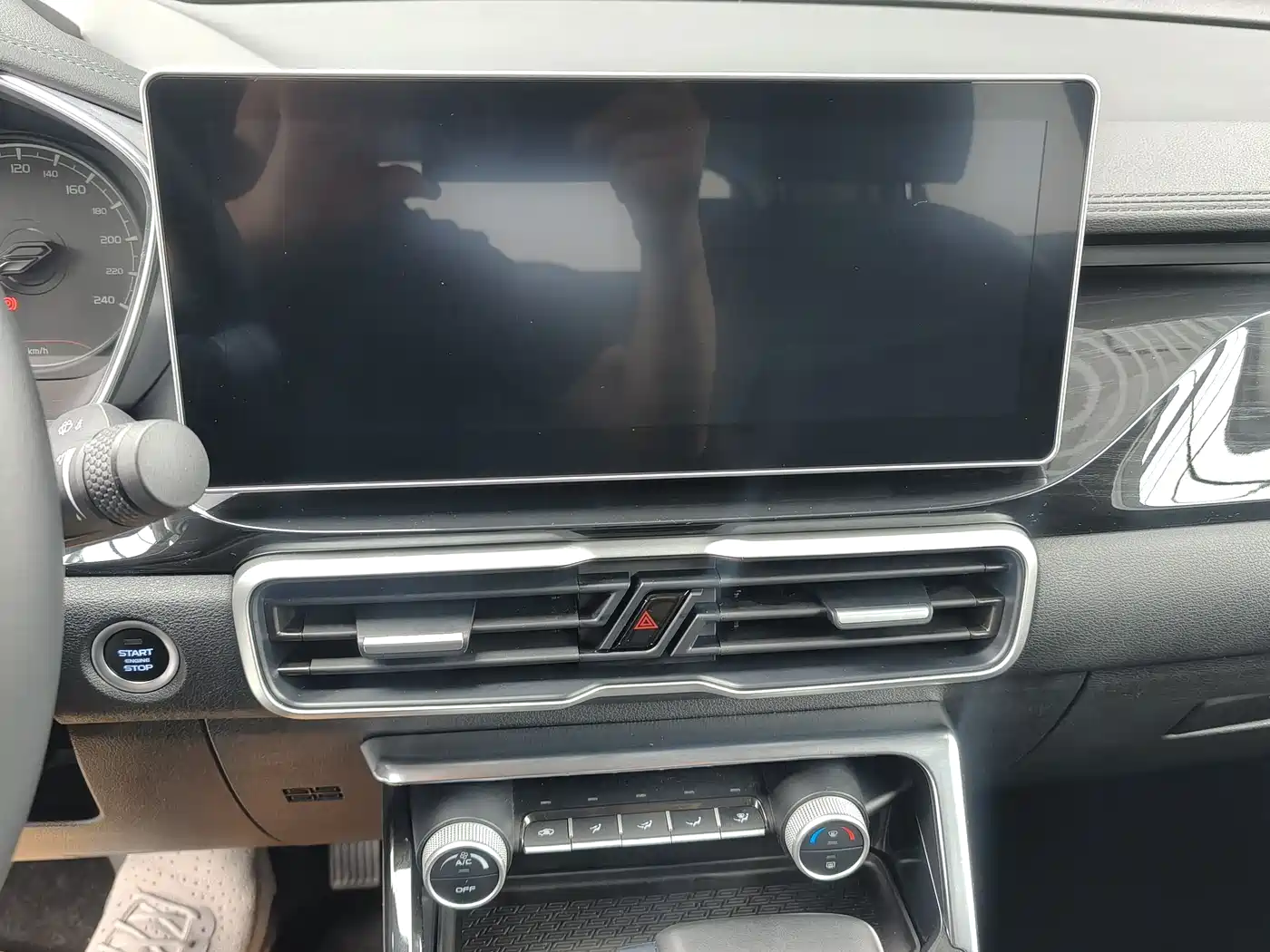 Geely Coolray, фото 14