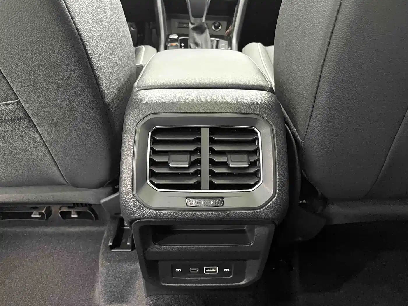 Volkswagen Tiguan L, фото 4