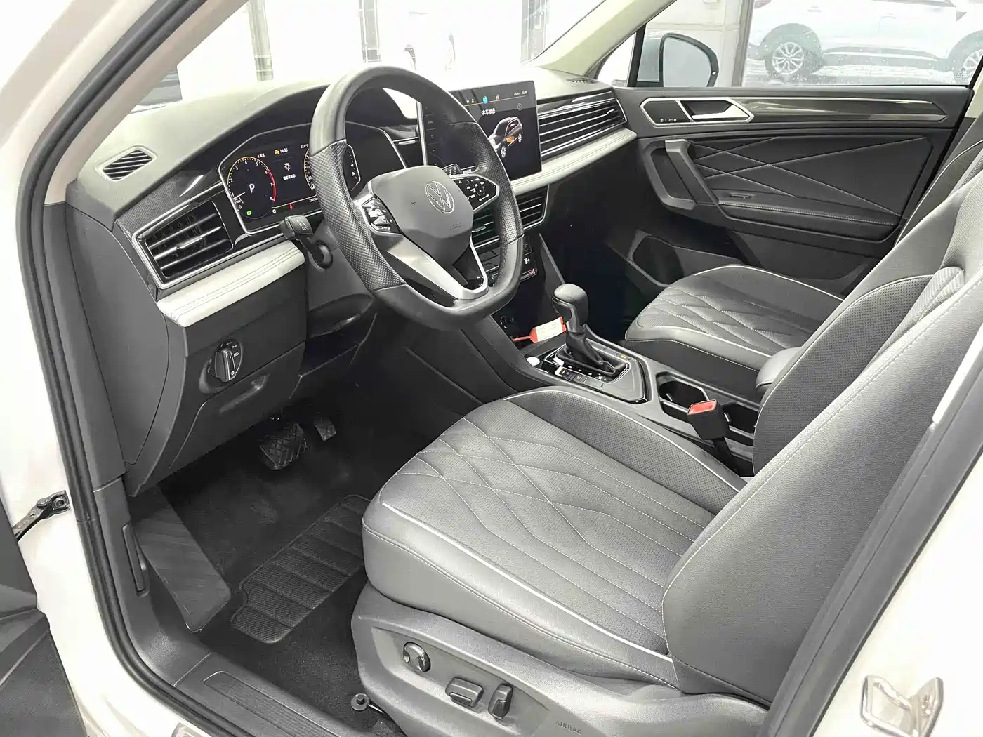 Volkswagen Tiguan L, фото 17
